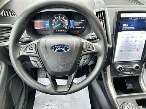Used 2024 Ford Edge SE image 11