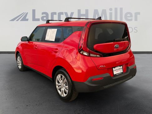 Used 2021 Kia Soul LX FWD image 3