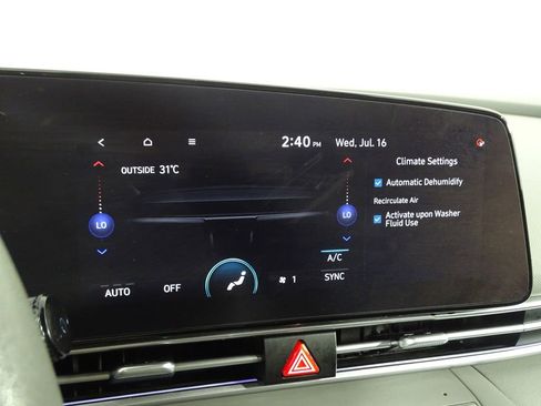 Used 2024 Hyundai Elantra SEL image 34