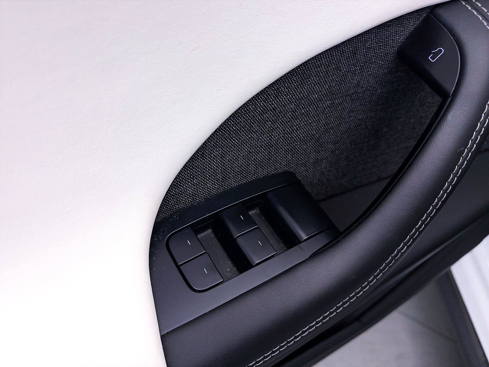 Used 2022 Tesla Model X AWD/4WD image 17