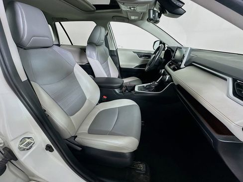 Used 2019 Toyota RAV4 Limited w/ Cold Weather Package image 7