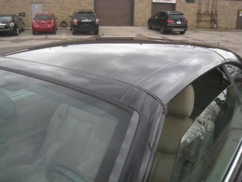 Used 2011 Chrysler 200 Limited image 20