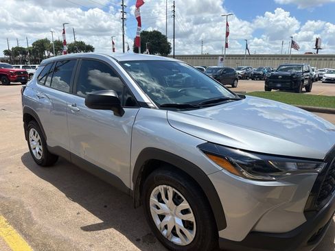 Used 2024 Toyota Corolla Cross L FWD image 4