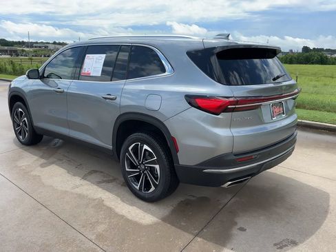 Used 2026 Buick Enclave Preferred FWD image 7