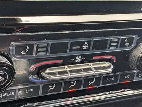 New 2025 Jeep Grand Cherokee Laredo w/ Luxury Tech Group I image 21