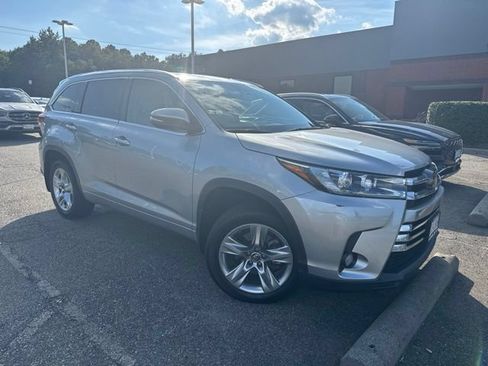 Used 2017 Toyota Highlander Limited AWD/4WD image 1