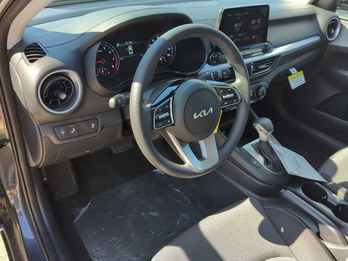 Used 2024 Kia Forte LXS w/ LXS Technology Package FWD image 9