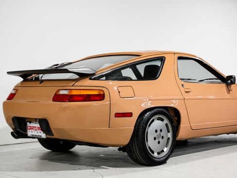 Used 1987 Porsche 928 S4 image 36