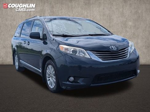 Used 2011 Toyota Sienna XLE w/ Entertainment Pkg FWD image 1