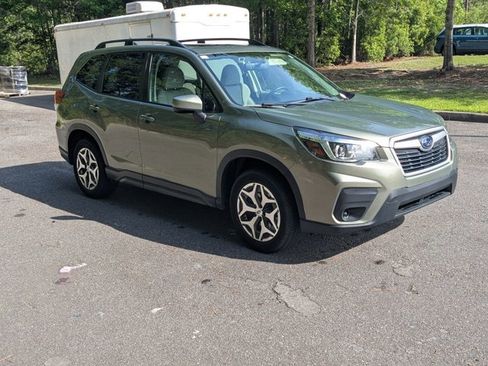 Used 2019 Subaru Forester Premium AWD/4WD image 3