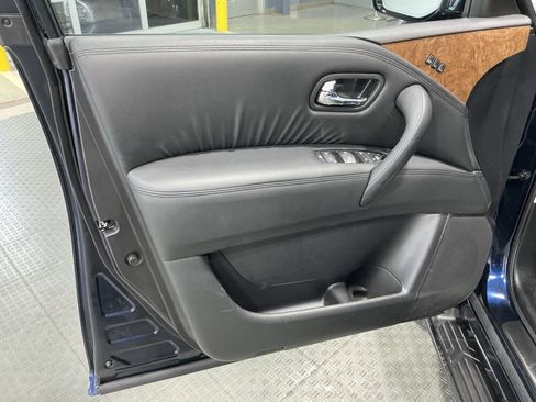 Used 2024 Nissan Armada SL w/ Captain's Chairs Package image 34