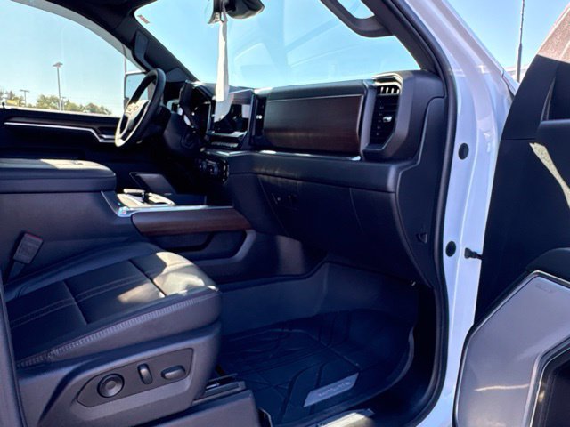 Used 2024 Chevrolet Silverado 2500 High Country w/ High Country Premium Package AWD/4WD image 19
