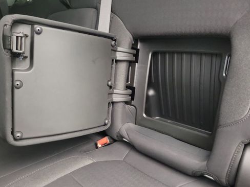 Used 2021 Chevrolet Silverado 2500 LT w/ Convenience Package image 29