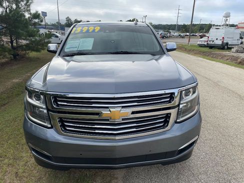 Used 2018 Chevrolet Suburban Premier RWD image 2