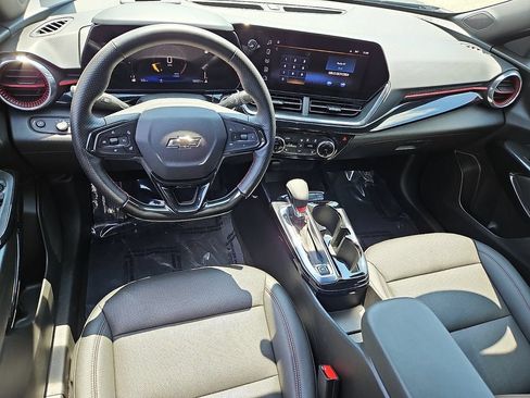 Certified 2024 Chevrolet Trax RS w/ Driver Confidence Package FWD image 11