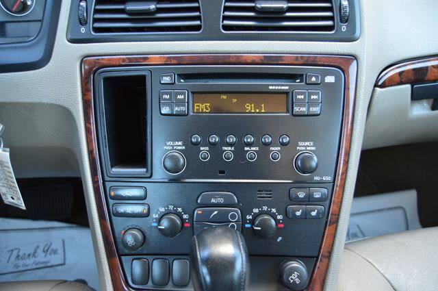 Used 2005 Volvo XC70 AWD/4WD image 22