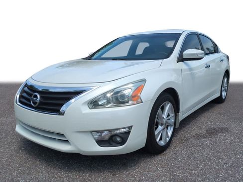 Used 2015 Nissan Altima 2.5 SV w/ Convenience Package FWD image 1