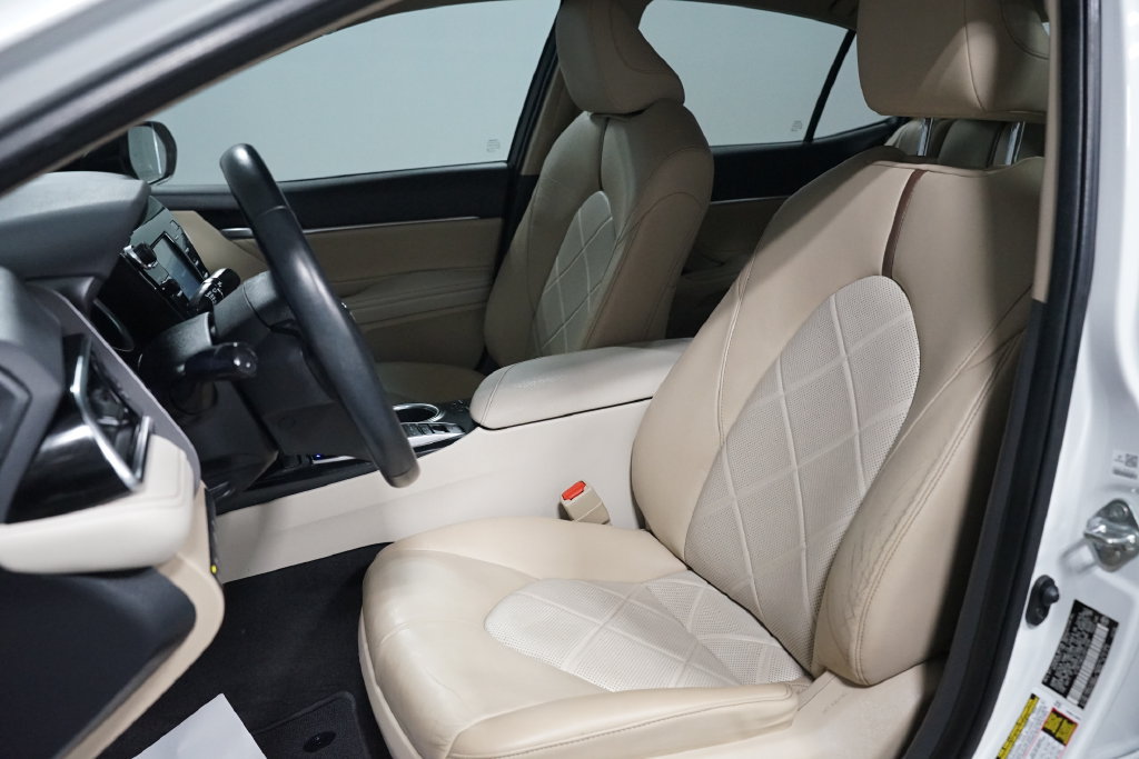 Certified 2018 Toyota Camry XLE FWD image 27
