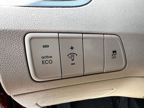 Used 2015 Hyundai Elantra Limited w/ Option Group 05 image 15