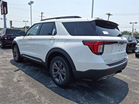 New 2025 Ford Explorer Active w/ Active Comfort Package image 3
