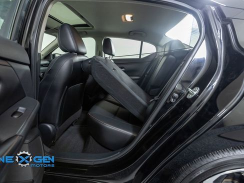Used 2022 Nissan Sentra SR w/ SR Premium Package FWD image 29