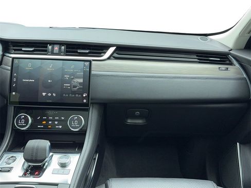 Used 2023 Jaguar F-PACE S image 19