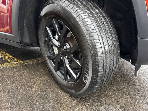 Used 2024 Jeep Grand Cherokee Altitude image 26