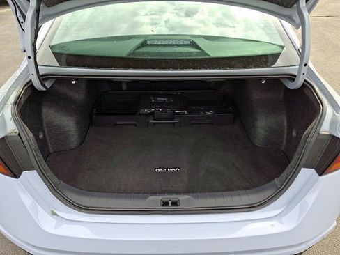 Certified 2025 Nissan Altima 2.5 SR image 30