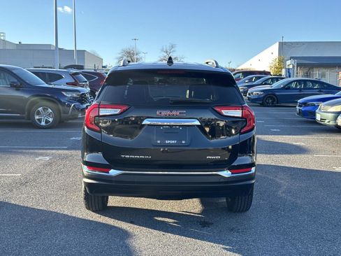 Used 2023 GMC Terrain SLT image 23