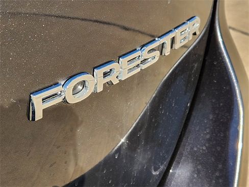 Used 2019 Subaru Forester Premium image 10