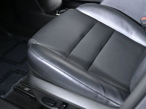 Used 2022 Nissan Rogue SV w/ SV Premium Package image 25