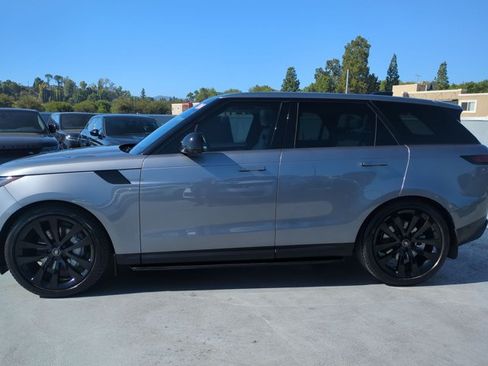 Used 2024 Land Rover Range Rover Sport SE AWD/4WD image 9