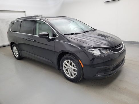 Used 2021 Chrysler Voyager Lxi FWD image 11