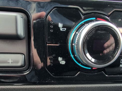 Used 2023 GMC Sierra 1500 Elevation image 2