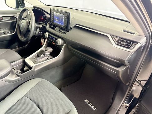 Used 2021 Toyota RAV4 LE w/ Carpet Mat Package (TMS) FWD image 25