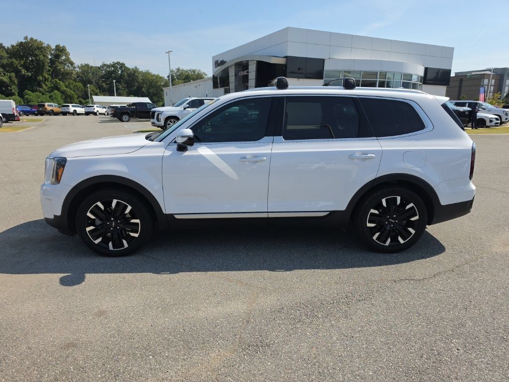 Used 2024 Kia Telluride SX Prestige w/ Towing Package AWD/4WD image 4