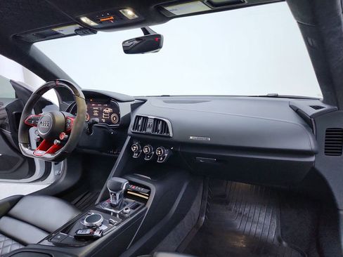 Used 2018 Audi R8 V10 plus image 24