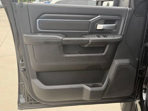 Used 2025 RAM 2500 Big Horn AWD/4WD image 17
