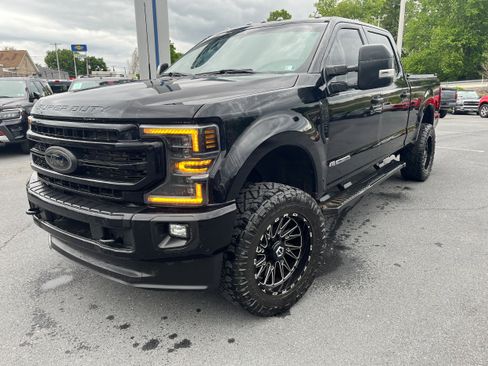 Used 2022 Ford F250 XLT w/ Black Appearance Package AWD/4WD image 18