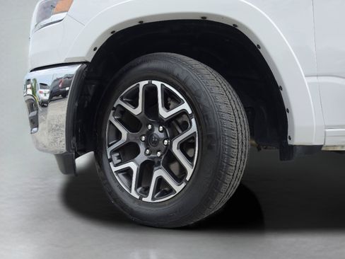 Used 2025 RAM 1500 Laramie AWD/4WD image 36