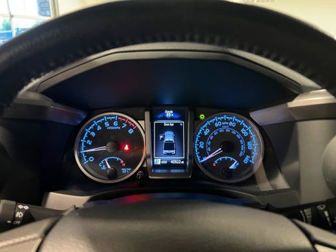 Used 2023 Toyota Tacoma SR5 w/ Technology Package AWD/4WD image 12