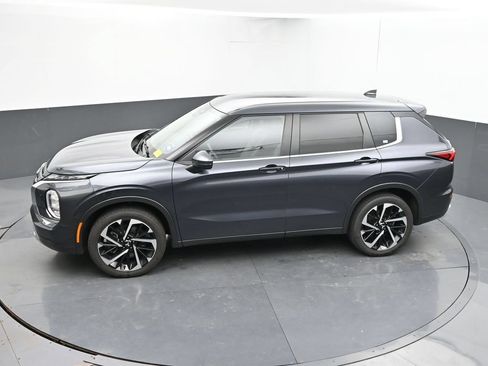 Used 2024 Mitsubishi Outlander SE AWD/4WD image 27