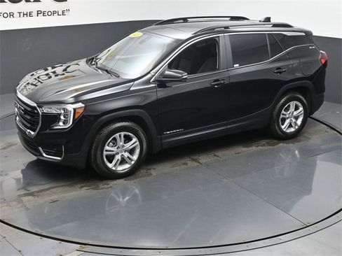 Used 2023 GMC Terrain SLE w/ Driver Convenience Package image 43