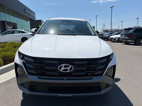 Certified 2026 Hyundai Tucson SE FWD image 3