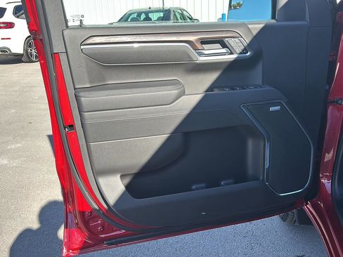 Used 2025 GMC Sierra 1500 SLT w/ SLT Premium Package image 16