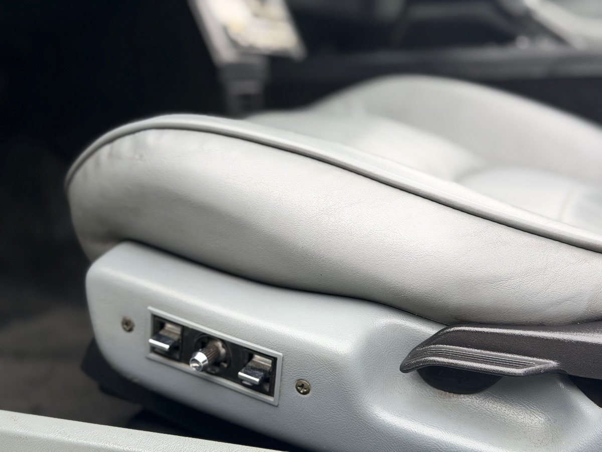 Used 1992 Chevrolet Camaro Z28 RWD image 20