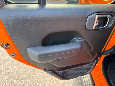 New 2025 Jeep Gladiator Sport image 20