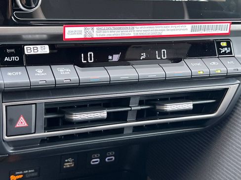 New 2026 Toyota Camry SE w/ Convenience Package FWD image 19