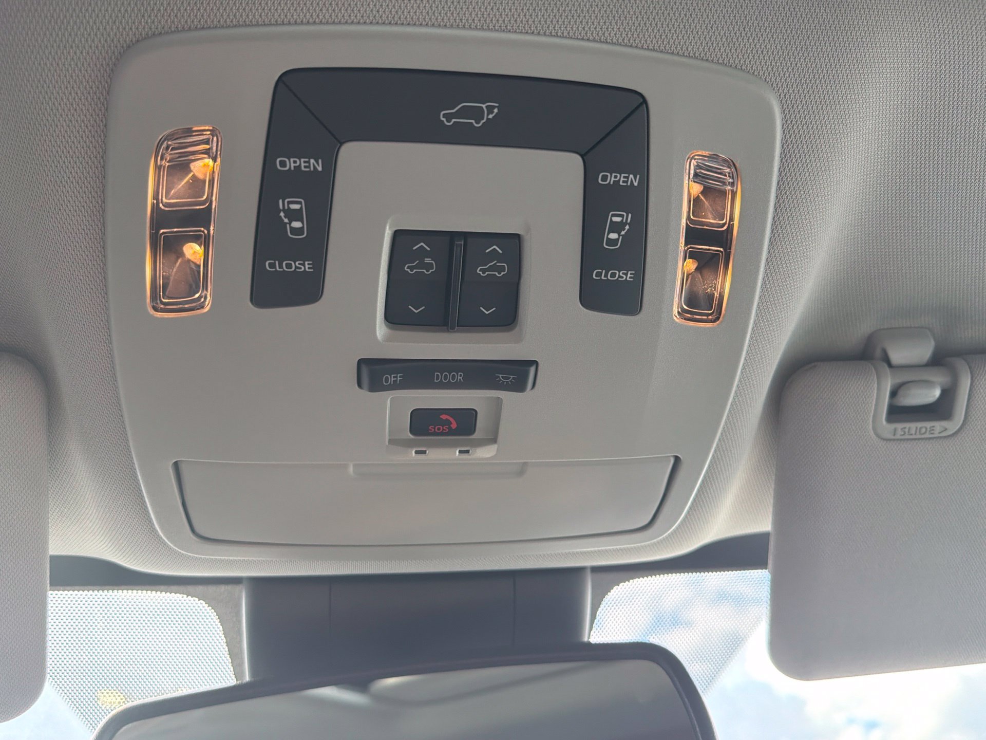 Certified 2026 Toyota Sienna XLE FWD image 25