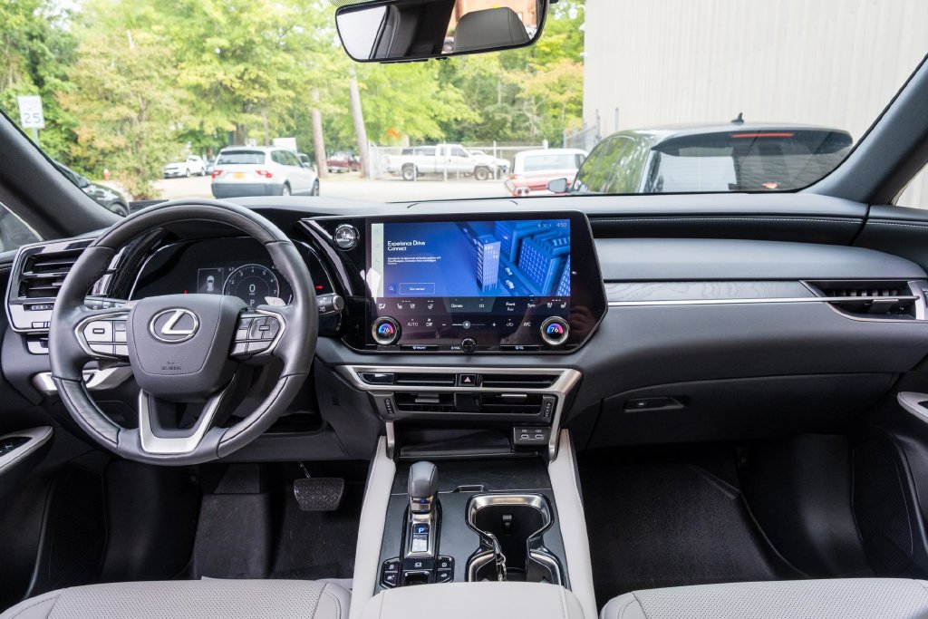 Used 2024 Lexus RX 350 Premium w/ Accessory Package (Z1) AWD/4WD image 17